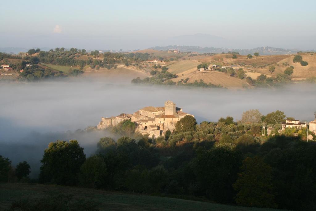 Agriturismo Casale Contessa Montebuono  Dış mekan fotoğraf